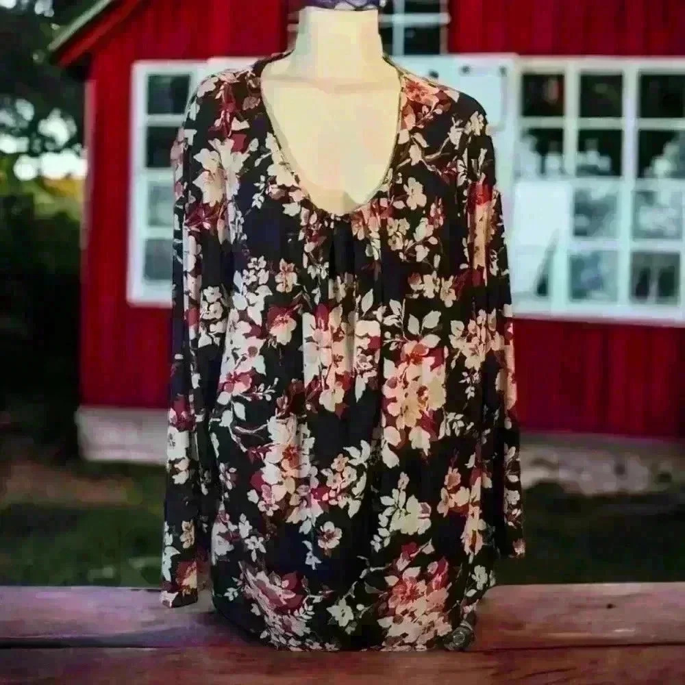 Liz Claiborne Career Woman XXL Frilly Flower  Super Lightweight Long Sleeved Top